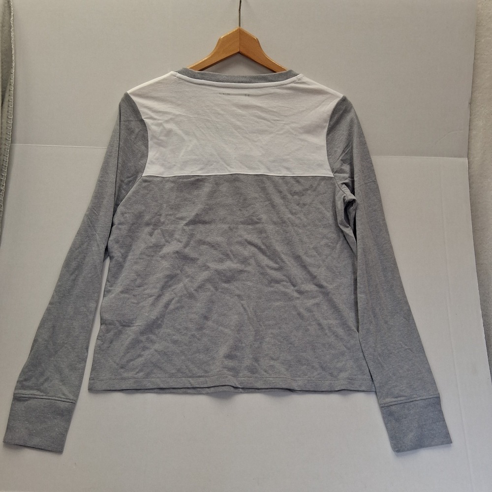 NEW Under Armour Women's  Loose Long-Sleeve Grey & White‎  T-Shirt Size MEDIUM - Picture 2 of 2